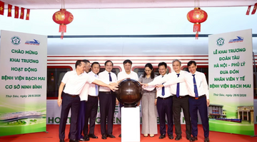 Vận hành 'Đoàn tàu Bạch Mai' đưa đón y, bác sĩ giữa Hà Nội - Ninh Bình
