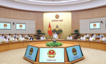 Thủ tướng Lê Minh Hưng: Không đẩy khó khăn cho người dân, doanh nghiệp trong thiết kế chính sách và xây dựng pháp luật