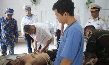 Giành giật sự sống cho ngư dân do lặn sâu 40m ở Trường Sa