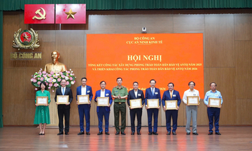 Vinachem và nhiều cá nhân được khen thưởng về phong trào bảo vệ an ninh Tổ quốc