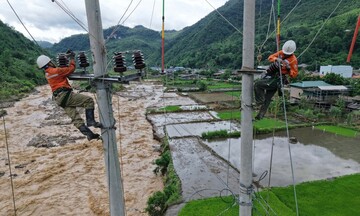 Điện lực Sơn La khôi phục cấp điện cho toàn bộ khách hàng sau mưa lũ