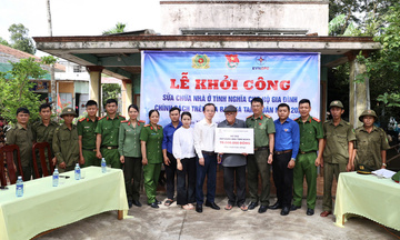Đà Nẵng: Sửa chữa nhà tình nghĩa cho thân nhân liệt sĩ xã Tam Xuân