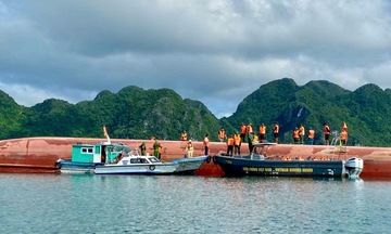 Quảng Ninh: Lật tàu tại Bản Sen, 2 người mất tích