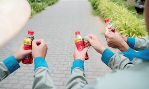 Từ lần trúng 50 triệu đồng, cả xóm nhỏ miền Tây rộ 'xé nhãn nhập mã' sau giải khát
