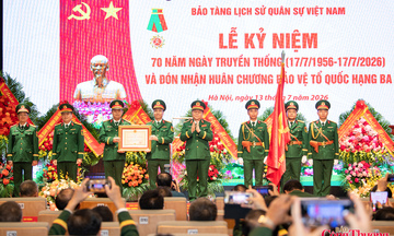 Bảo tàng Lịch sử Quân sự Việt Nam nhận Huân chương Bảo vệ Tổ quốc hạng Ba