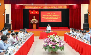 Đổi mới mạnh mẽ tư duy, tác phong công tác theo hướng thiết thực, hiệu quả