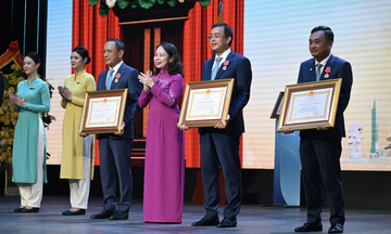 Vietnam Airlines được trao Huân chương Lao động hạng Ba vì thành tích phát triển bền vững