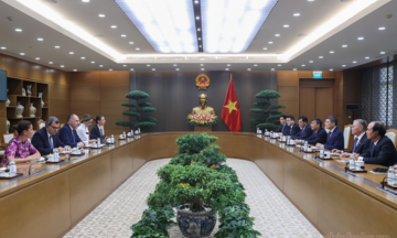 Thủ tướng Lê Minh Hưng tiếp Bộ trưởng Ngoại giao Hy Lạp