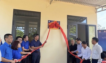 Tuổi trẻ Bộ Công Thương trao gửi nghĩa tình nơi 'miền đất lửa'