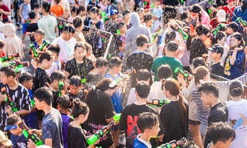 Khu đô thị Regal Legend trở thành tâm điểm của mùa hè Đồng Hới khi Water Boom Legend Show diễn ra