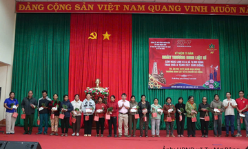 Quảng Ngãi: Trao hơn 18.500 cây sâm Ngọc Linh cho gia đình chính sách