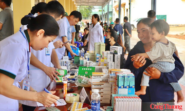 Nghĩa tình tháng Bảy nơi biên giới Gia Lai