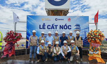 Cất nóc Đài Kiểm soát không lưu Dự án Cảng hàng không Quảng Trị