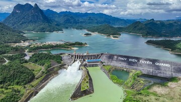 Mở 1 cửa xả đáy hồ thủy điện Tuyên Quang từ 16 giờ ngày 24/7