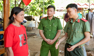 Công an trẻ người dân tộc bám bản giữ bình yên vùng biên