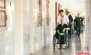 Chuyện của những người chăm sóc một 'gia đình đặc biệt'