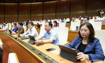Chủ tịch Quốc hội ký ban hành Nghị quyết thành lập Cục Chuyển đổi số