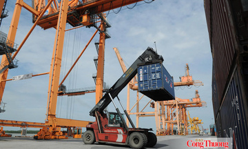 Xuất khẩu bứt tốc, tạo dư địa cho tăng trưởng kinh tế