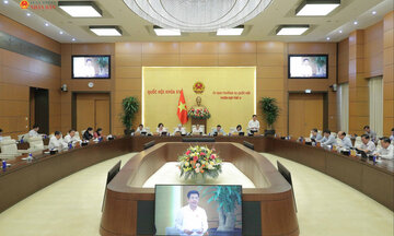 Ủy ban Thường vụ Quốc hội cho ý kiến về dự án Luật Kinh doanh Bất động sản (sửa đổi)