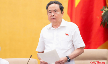 Chủ tịch Quốc hội ký ban hành nghị quyết về công tác nhân sự