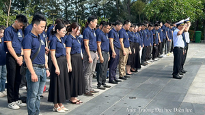 Trường Đại học Điện lực dâng hương tri ân các anh hùng liệt sĩ Gạc Ma