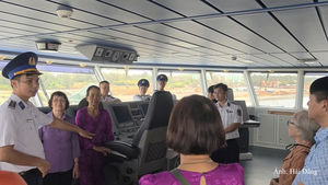 Bộ Tư lệnh Vùng Cảnh sát biển 2 tri ân người có công với cách mạng