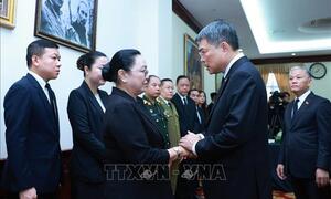 Thủ tướng Lê Minh Hưng viếng Chủ tịch Quốc hội Lào Xaysomphone Phomvihane