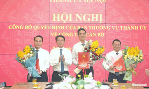 Hà Nội công bố và trao các quyết định về công tác cán bộ