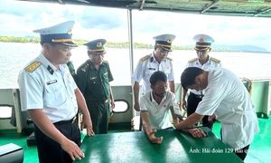 Kịp thời cứu ngư dân trôi dạt trên biển 4 ngày