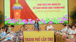 Đoàn Kiểm tra, giám sát của Bộ Chính trị làm việc với Đảng ủy UBND TP. Cần Thơ