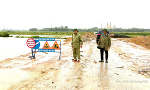 Hà Tĩnh: Gần 1.000 ha lúa ngập chìm trong mưa lũ