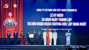 Sau danh hiệu Anh hùng, Vinamilk đón Huân chương Độc lập hạng Nhất