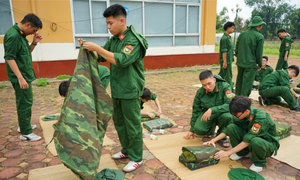 Học sinh Phạm Hồng Thái trải nghiệm “Hành trình chiến sĩ” tại Trường Đại học Điện lực