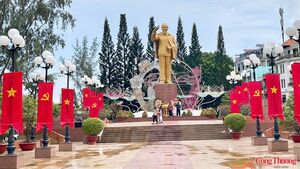 Cần Thơ rực rỡ cờ hoa chào mừng Cách mạng Tháng Tám và Quốc khánh 2-9
