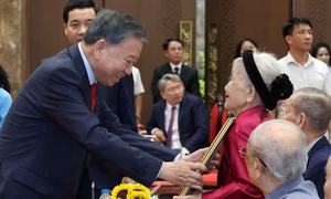 Tổng Bí thư, Chủ tịch nước: Những câu chuyện thật, việc làm thật, những năm tháng cống hiến của các Đảng viên lão thành có sức giáo dục rất lớn