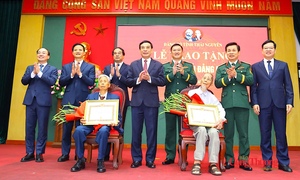 Đại tướng Phan Văn Giang: Huy hiệu Đảng là sự ghi nhận cống hiến trọn đời của các đảng viên lão thành