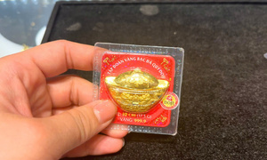 Giá vàng hôm nay (29/8): Giằng co quanh mốc 4.600 USD