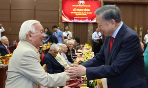 Những tấm gương sáng trọn đời giữ vững lời thề với Đảng