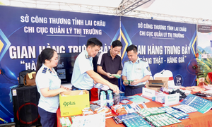 Gian hàng thật - giả: Trang bị kỹ năng bảo vệ người tiêu dùng Lai Châu