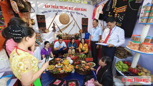 Than Uyên hướng tới xây dựng 'xã thương mại điện tử' từ livestream