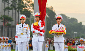 Thiêng liêng lễ thượng cờ Tổ quốc mừng ngày Quốc khánh 2/9