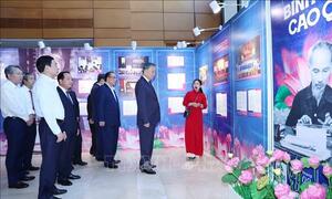 Tổng Bí thư, Chủ tịch nước Tô Lâm cùng lãnh đạo Đảng, Nhà nước tham quan triển lãm 'Những tấm gương bình dị mà cao quý'
