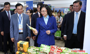 TP. Hồ Chí Minh giữ đà công nghiệp, thương mại, hướng tới tăng trưởng hai con số