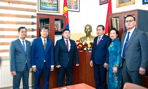 Chủ tịch Quốc hội Trần Thanh Mẫn thăm ngôi trường mang tên Chủ tịch Hồ Chí Minh tại thủ đô Ulaanbaatar