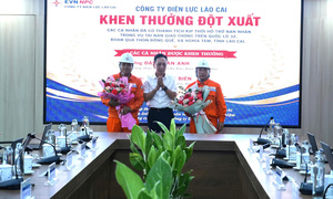 Khen thưởng hai nhân viên Điện lực Lào Cai có hành động đẹp giúp người gặp nạn