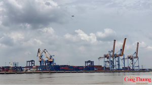 Infographic | Nhóm hàng xuất khẩu đầu tiên vượt mốc 100 tỷ USD