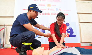 Khi học sinh “làm lính cứu hỏa” tại Triển lãm PCCC và CNCH 2026