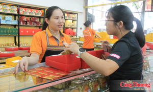Gia Lai: Thị trường bánh Trung thu vào mùa, người mua lựa chọn kỹ