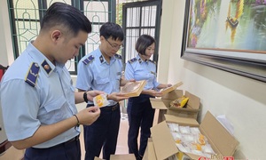 Hà Nội: Liên tiếp phát hiện hàng trăm bánh trung thu nhập lậu