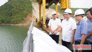 Chủ tịch thành phố Huế kiểm tra các hồ chứa thủy điện, thuỷ lợi